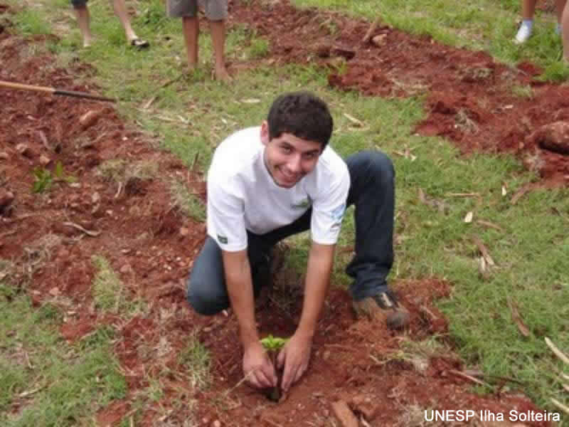 plantio_arvores_20set09 (2).jpg